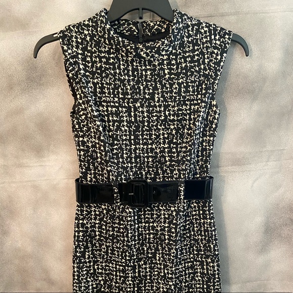 Nine West Dresses & Skirts - Black & White print Nine West dress w/ accent belt